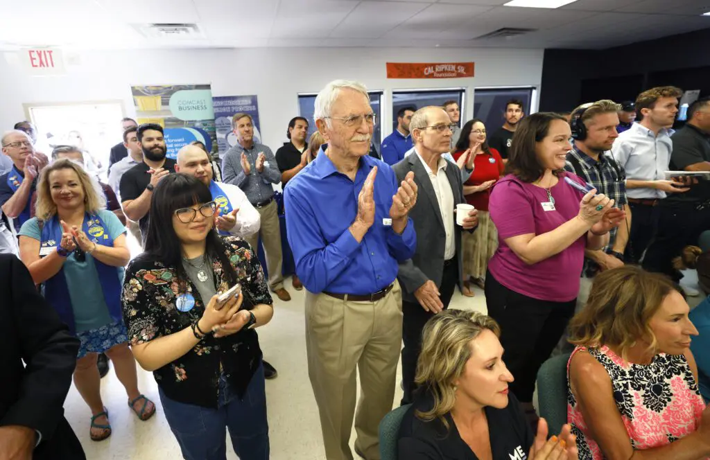 Attendees at a ribbon cutting event and celebration of Comcast’s expansion to Rio Rancho, NM.